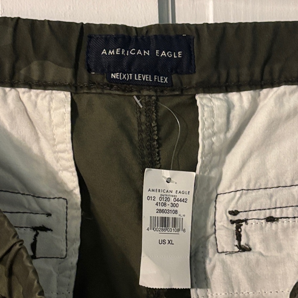 American Eagle Outfitters Green Camo Cargo Pants - Picture 9 of 10